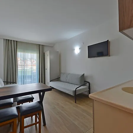 Golden Orange Aparthotel 4*