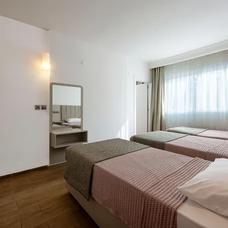 Golden Orange Aparthotel 4*