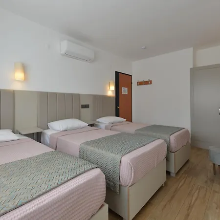 Golden Orange Apartahotel 4*